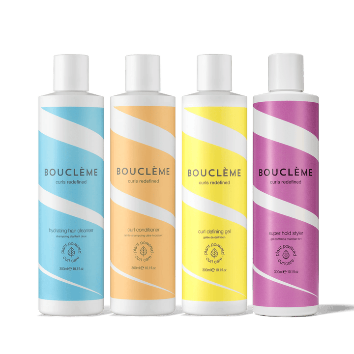 Ce kit ondulations contient tout le nécessaire pour clarifier, revitaliser et créer des ondulations qui tiennent. Les ondulations et les boucles lâches ont besoin d'hydratation, mais peuvent facilement s'alourdir. C'est donc le kit idéal pour clarifier, revitaliser et créer des ondulations qui tiennent.