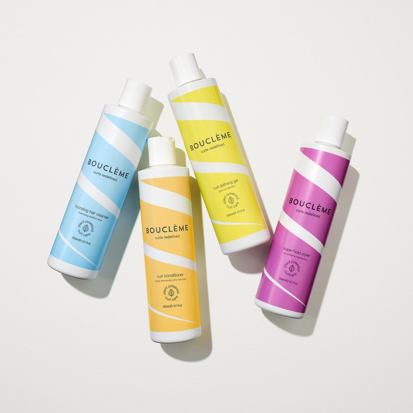 Ce kit ondulations contient tout le nécessaire pour clarifier, revitaliser et créer des ondulations qui tiennent. Les ondulations et les boucles lâches ont besoin d'hydratation, mais peuvent facilement s'alourdir. C'est donc le kit idéal pour clarifier, revitaliser et créer des ondulations qui tiennent.