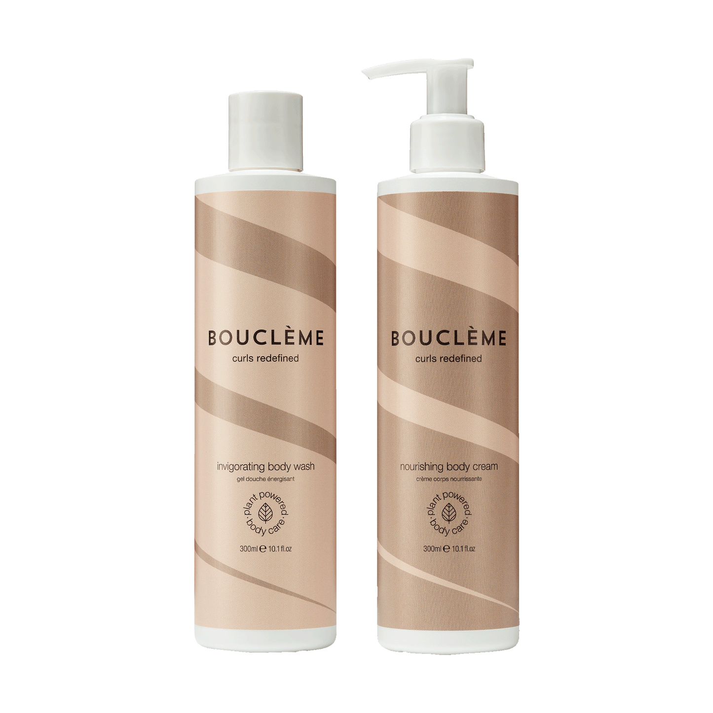 Notre nouveau duo de soins pour le corps promet tous les merveilleux ingrédients naturels que vous aimez chez Bouclème. Le Nettoyant revigorant pour le corps associe la délicate eau de coco à de puissants antioxydants, tandis que la Crème nourrissante pour le corps est enrichie en beurre de karité et en squalène pour protéger contre la perte d'hydratation.