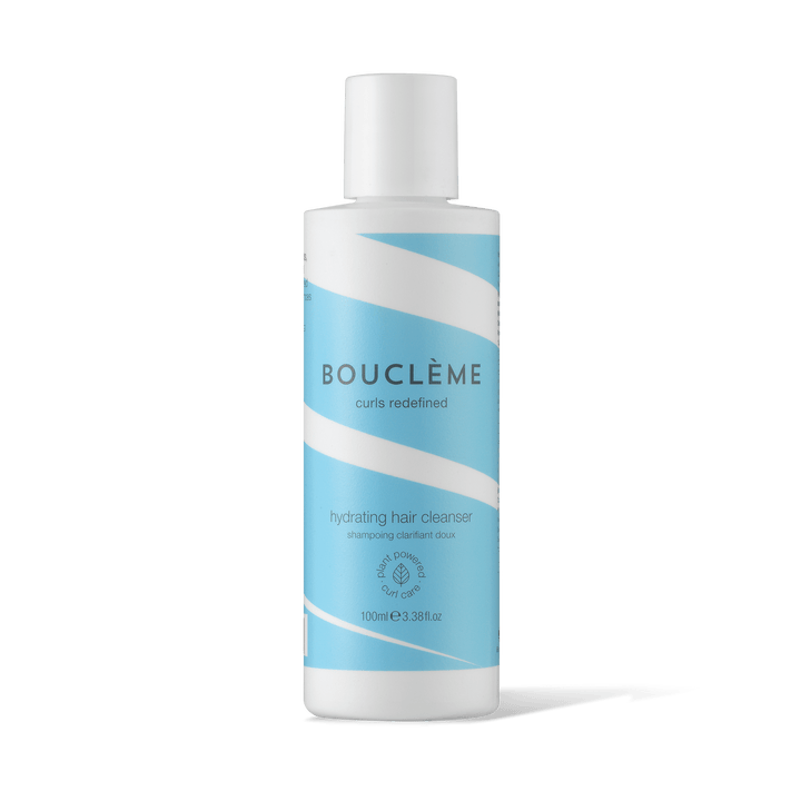 Shampooing peu moussant, définissant les boucles, sans sulfate, idéal pour les cheveux fins, ondulés et les cuirs chevelus gras.