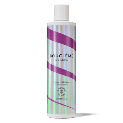 Le gel pour cheveux bouclés pour une définition et une tenue incomparables, afin de maintenir vos boucles en forme tout au long de la journée.