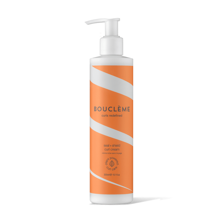 Un après-shampooing sans rinçage léger et anti-humidité pour créer des boucles définies et souples.